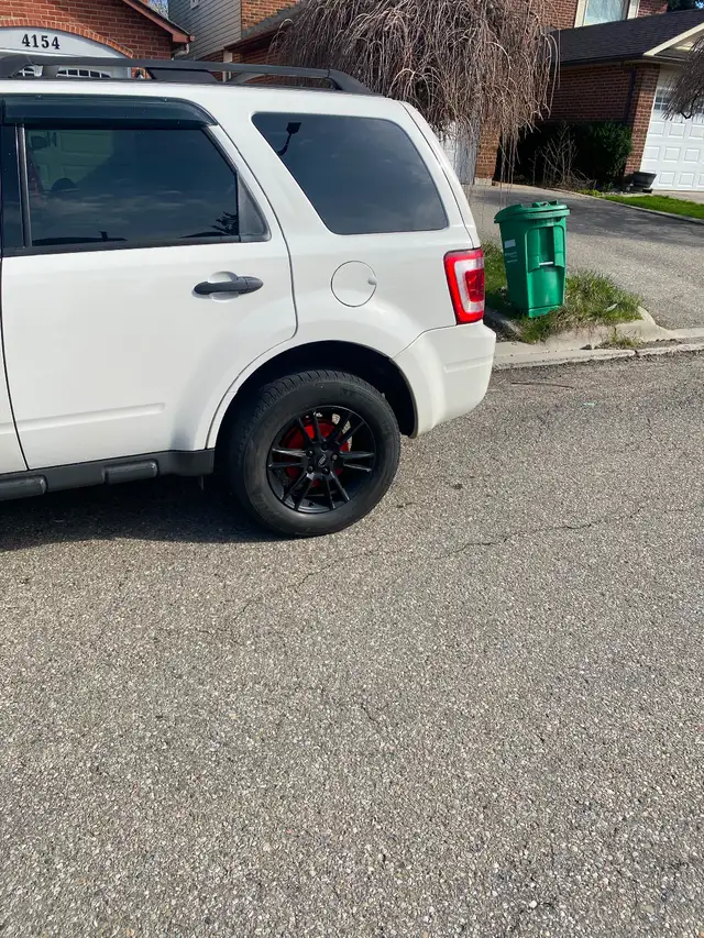 Ford escape 2011 XLT 3.0 second owner 123160KM - Photo 2