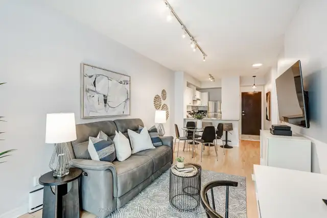 Exceptionally Priced Condo In Central Mississauga!