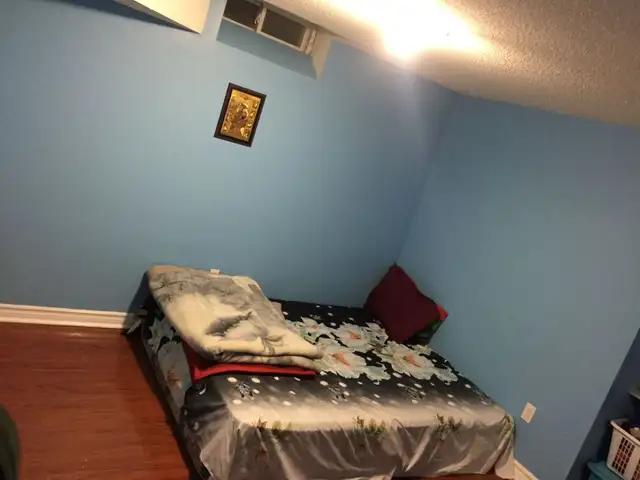 two bedroom basement in Brampton - Photo 3
