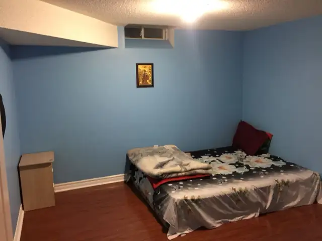 two bedroom basement in Brampton - Photo 4