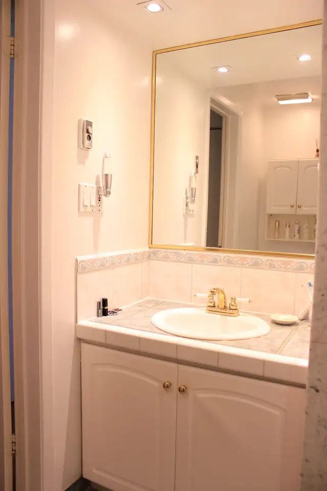 House for Rent - Finch and Pharmacy - Photo 2