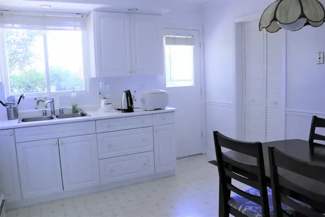 House for Rent - Finch and Pharmacy - Photo 4