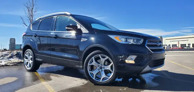 2017 Ford Escape Titanium - 2.0L, 4WD, Fully Loaded, RemoteStart