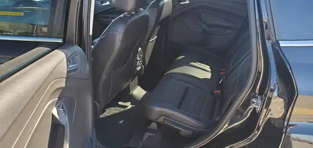 2017 Ford Escape Titanium - 2.0L, 4WD, Fully Loaded, RemoteStart - Photo 9