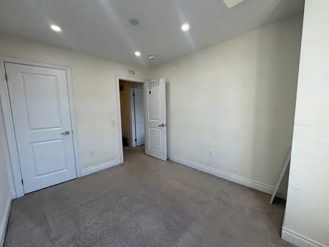 house for rent - Photo 2