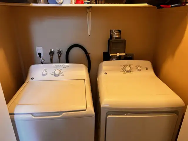 2 Bedroom apartment in modern clean 4-plex - Photo 5