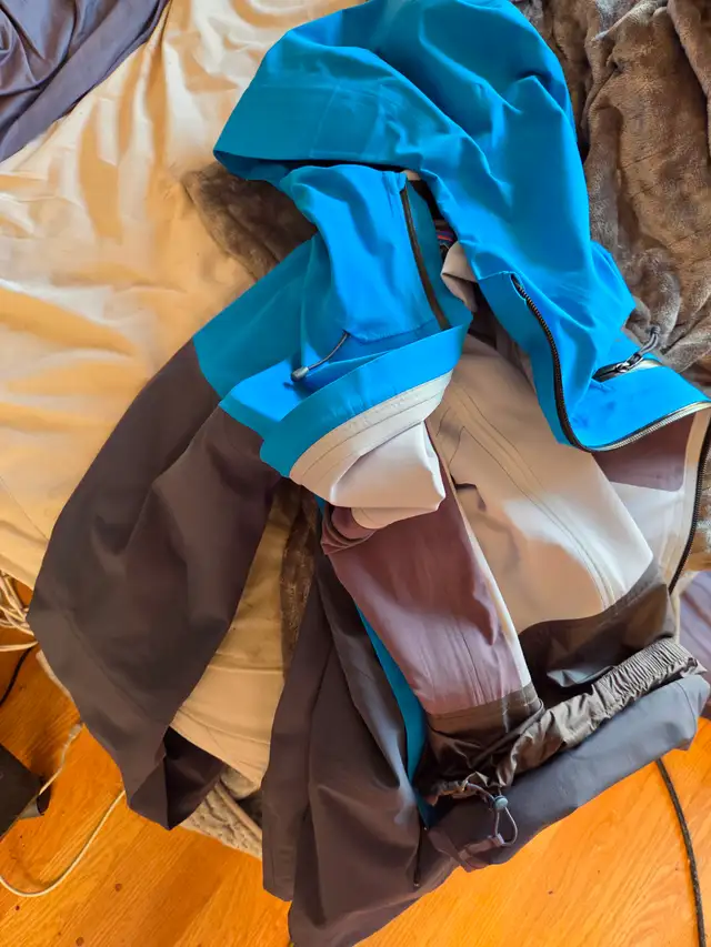 ESTATE CLEARANCE SALE - Photo 2