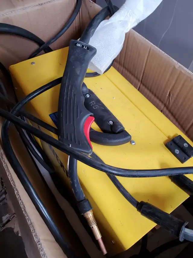 Portable Mig Welder - Photo 4