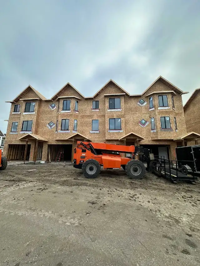 Framer/Carpenter - Photo 4