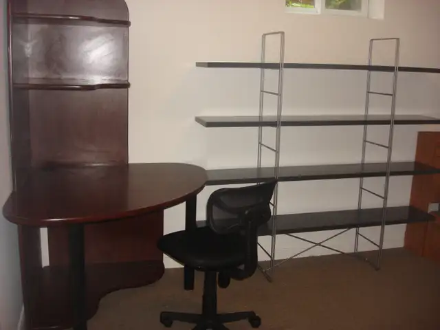 Room for rent in Bsmt-Util/Internet Included. - Photo 5