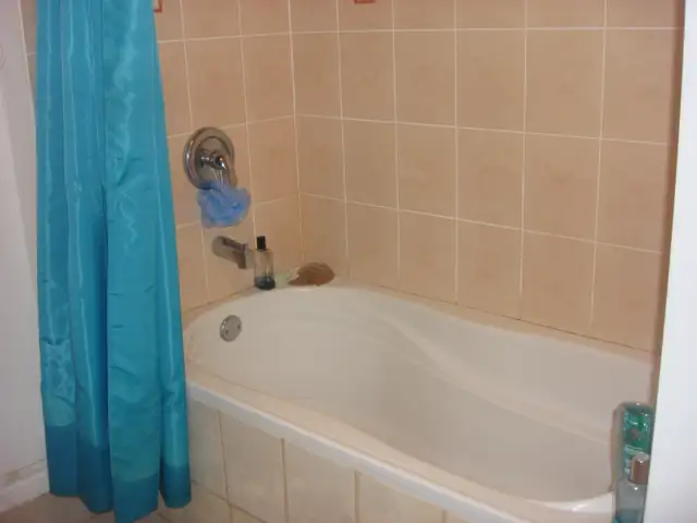 Room for rent in Bsmt-Util/Internet Included. - Photo 7