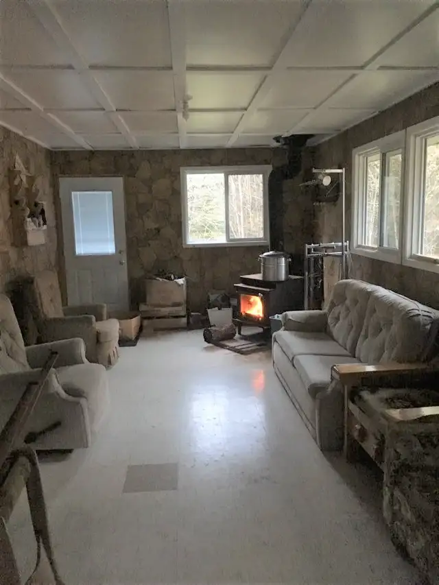 Recreational 100-acre property with cottage (Sundridge, ON) - Photo 7