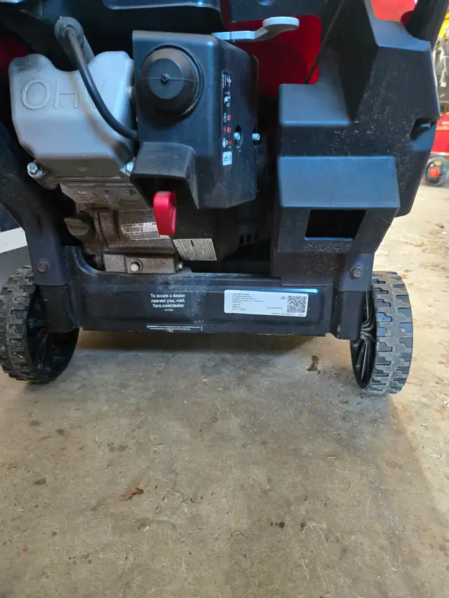 GAS SNOW BLOWER - Photo 5