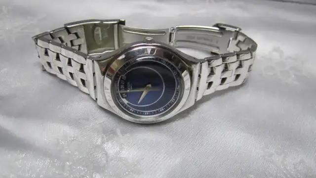 VERY COOL SWATCH WATCH IRONY BIG FARWAYS SUPER BLUE DIAL - Photo 3
