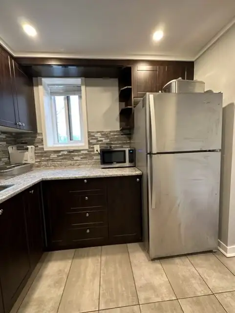 TWO BEDROOM APARTMENT ON MERIVALE ROAD OTTAWA FOR MAY JUNE 2026 - Photo 3