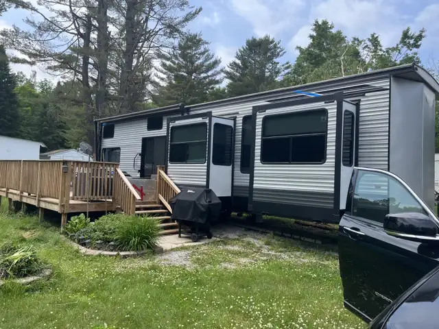 RV Trailer 2021 Forest River Salem Grand Villa 42FK