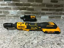 Dewalt 20V Max 3/8' Ratchet Kit