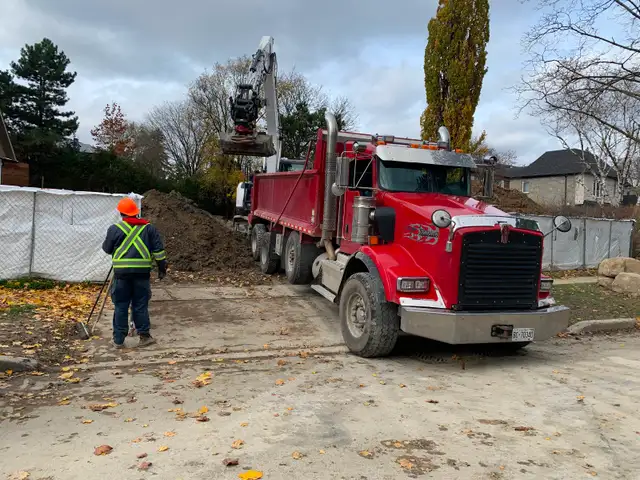 Dump truck for hire - Photo 4