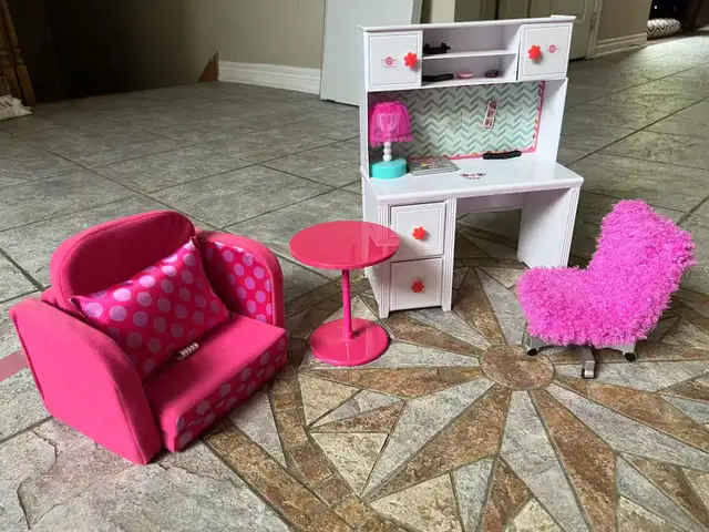 American Girl doll and furniture - Photo 3