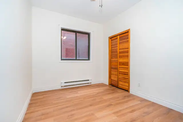 3BR MAIN FLOOR JUST STEPS TO UOFT! HARBORD VILLAGE! - Photo 4