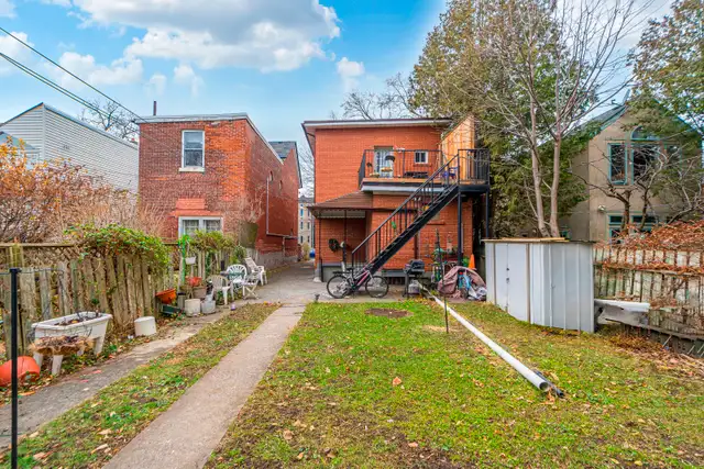 3BR MAIN FLOOR JUST STEPS TO UOFT! HARBORD VILLAGE! - Photo 10