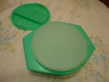 TUPPERWARE CHEESE GRATER - NEW