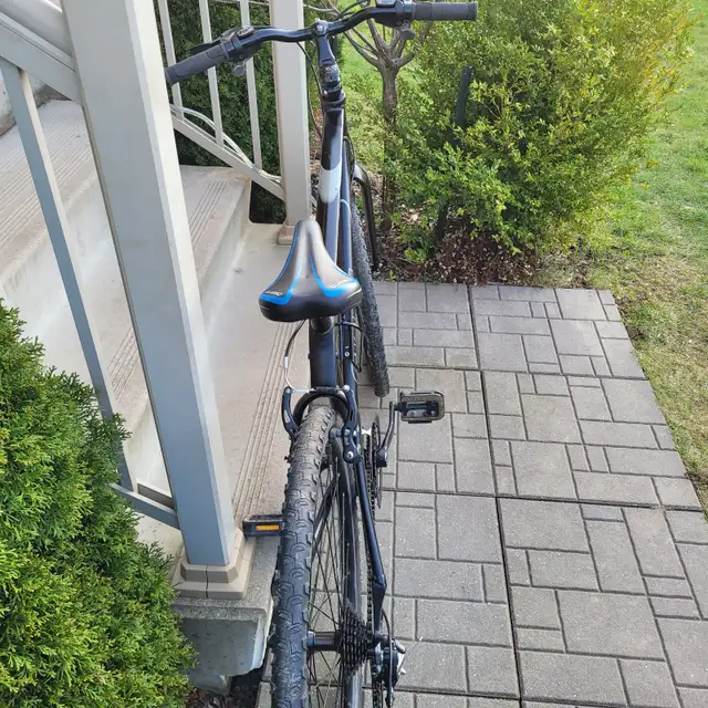 Giant Cypress Hybrid bike(21' L Frame) - Photo 5