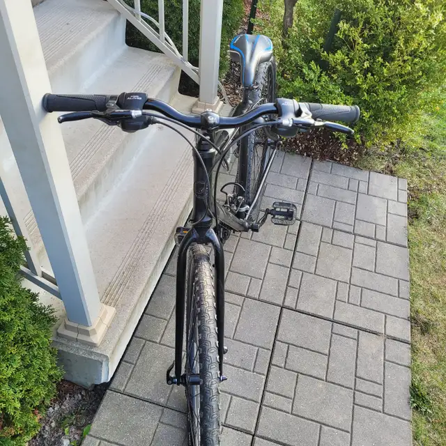 Giant Cypress Hybrid bike(21' L Frame) - Photo 7