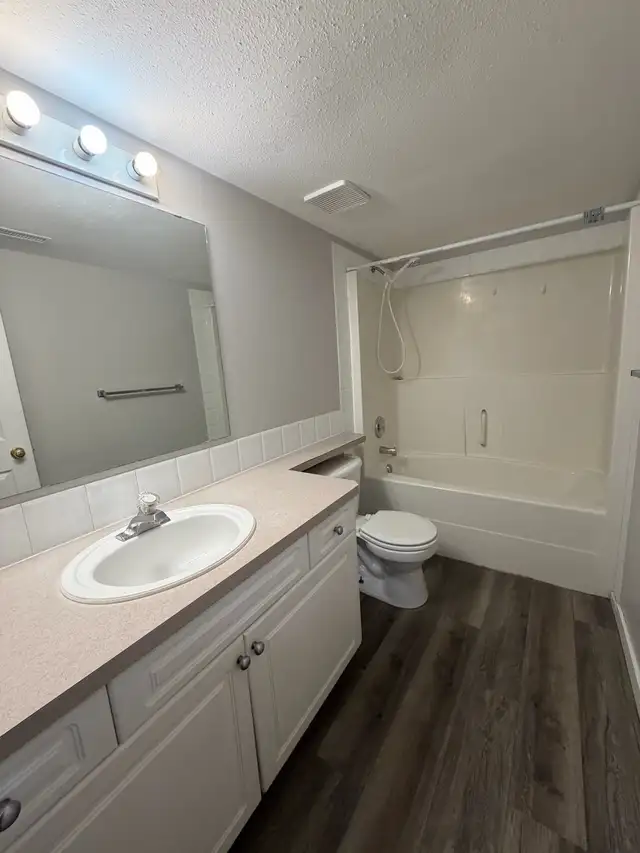 2 Bedroom Sylvan Lake - Photo 5