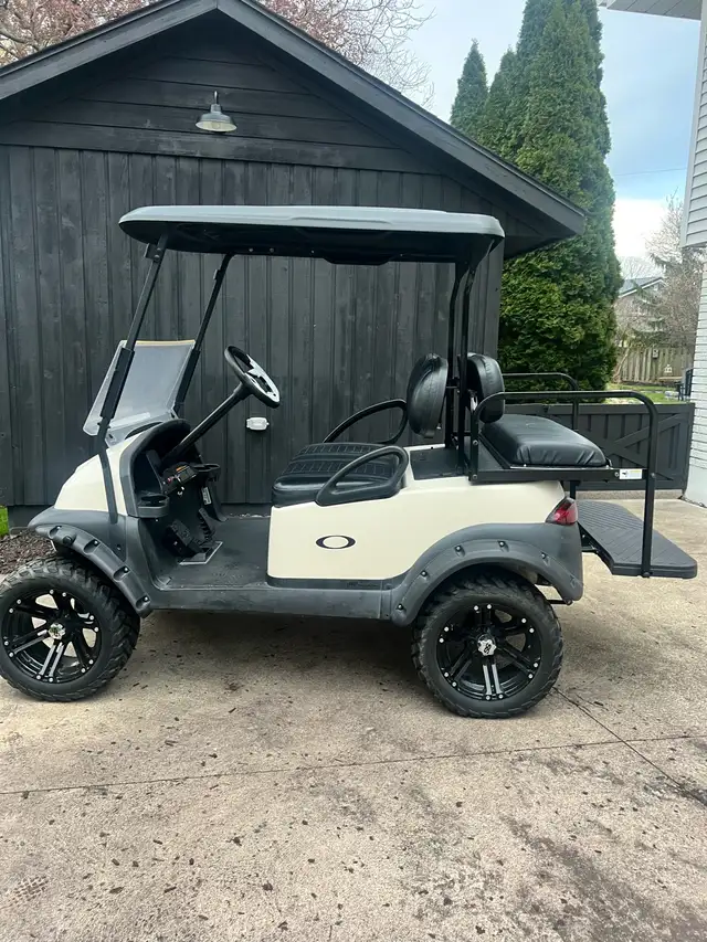 Club Car President Golf Cart - Photo 3