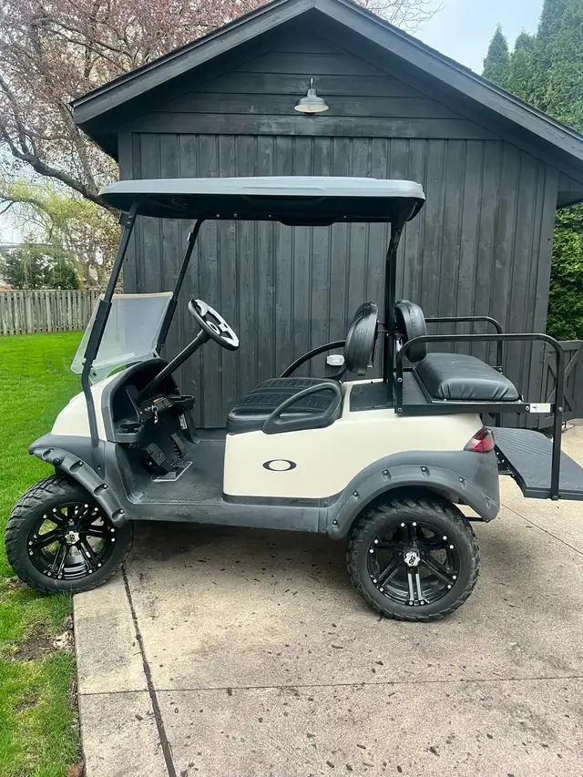 Club Car President Golf Cart - Photo 9
