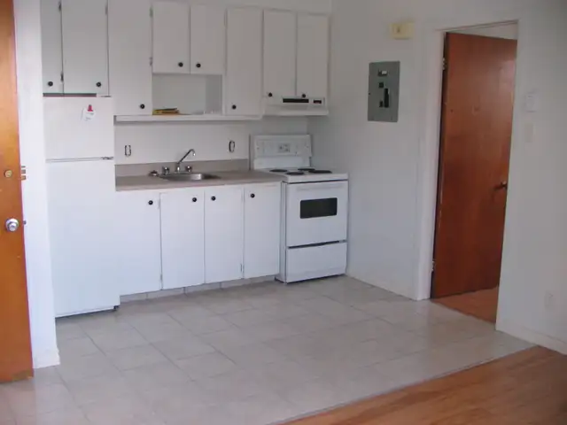 Logement 31/2 demi sous-sol pour étudiant.e