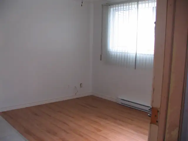 Logement 31/2 demi sous-sol pour étudiant.e - Photo 2