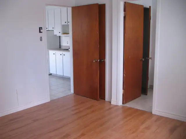 Logement 31/2 demi sous-sol pour étudiant.e - Photo 4