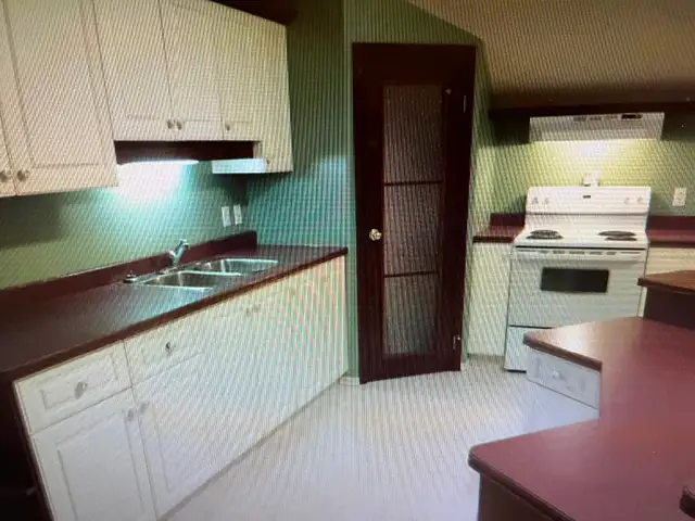 Large one bedroom upper level suite - Photo 3