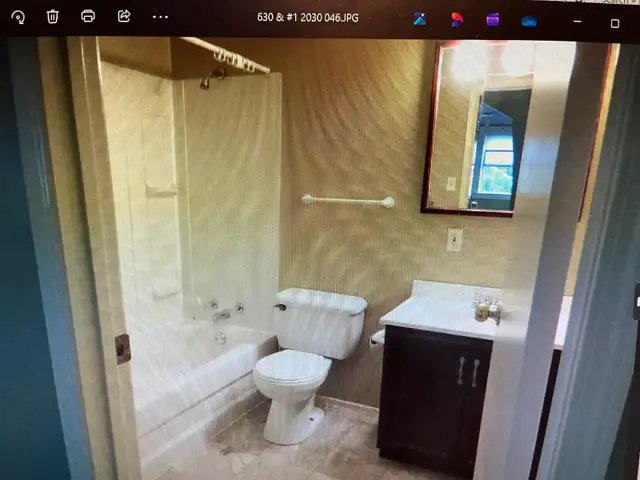 Large one bedroom upper level suite - Photo 7