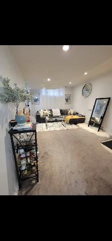 1 bedroom suite in Rosewood May 1