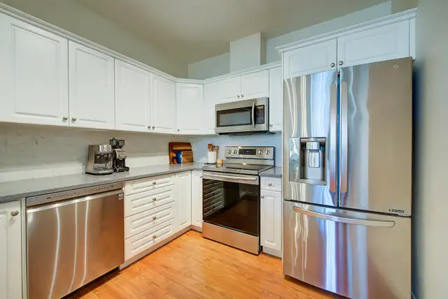 TOP FLOOR CONDO IN LOWER MISSION! 411 680 Lequime Road - Photo 4