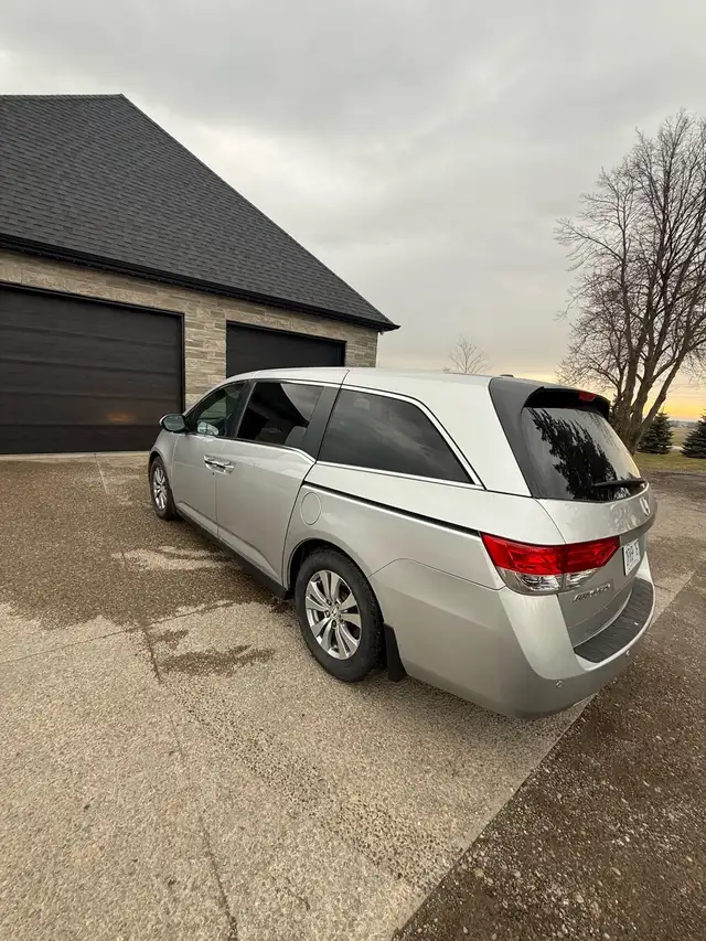 2014 Honda Odyssey EXL - Photo 4