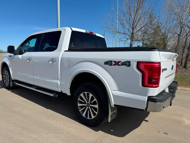 2016 Ford F-150 Lariat 5.0L - SuperCrew - CLEAN CAR FAX - Photo 3