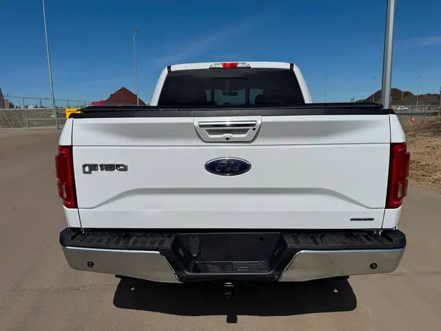 2016 Ford F-150 Lariat 5.0L - SuperCrew - CLEAN CAR FAX - Photo 4