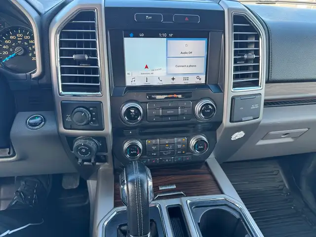 2016 Ford F-150 Lariat 5.0L - SuperCrew - CLEAN CAR FAX - Photo 10