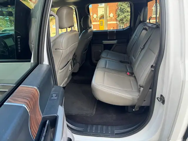 2016 Ford F-150 Lariat 5.0L - SuperCrew - CLEAN CAR FAX - Photo 16