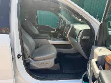 2016 Ford F-150 Lariat 5.0L - SuperCrew - CLEAN CAR FAX - Photo 17