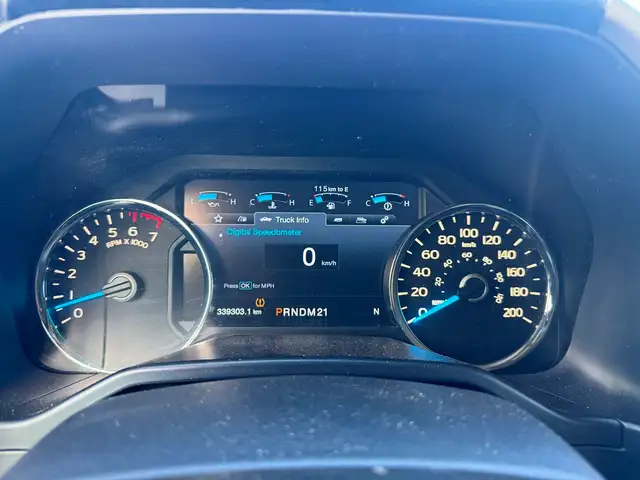 2016 Ford F-150 Lariat 5.0L - SuperCrew - CLEAN CAR FAX - Photo 20