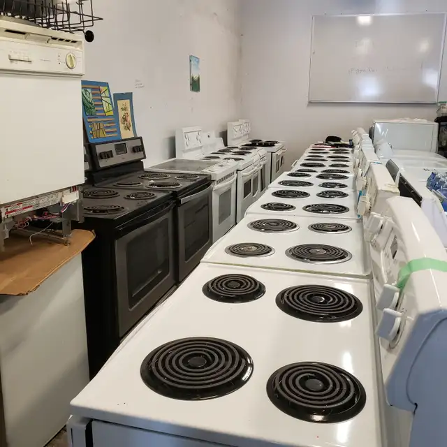 Refrigerator Whirlpool 32.5 Inches wide 22 cu. ft. bottom-freeze - Photo 6