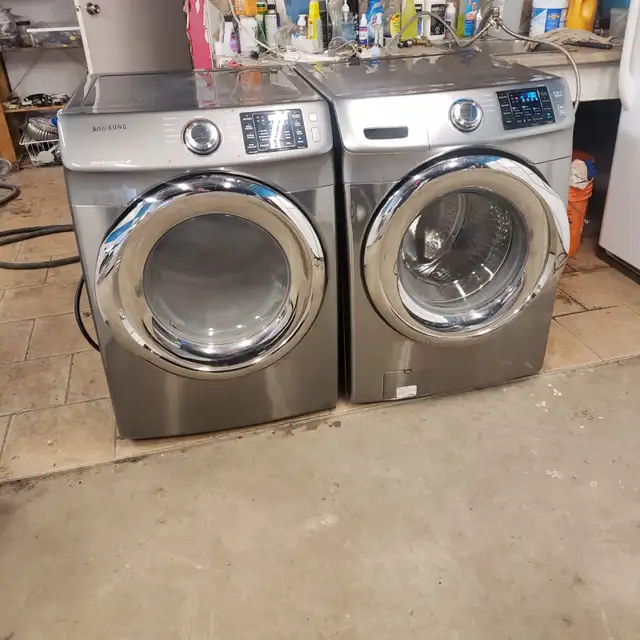 Refrigerator Whirlpool 32.5 Inches wide 22 cu. ft. bottom-freeze - Photo 8