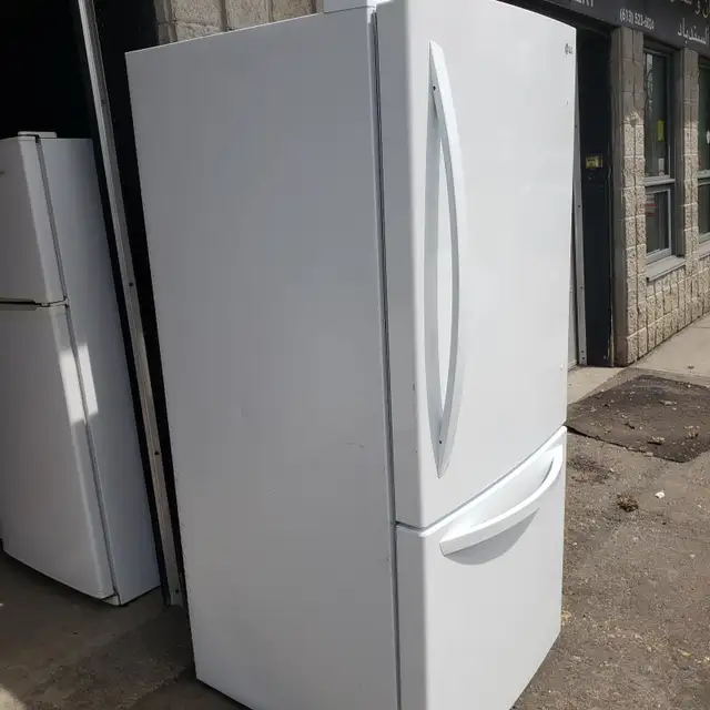 Refrigerator Whirlpool 32.5 Inches wide 22 cu. ft. bottom-freeze - Photo 9