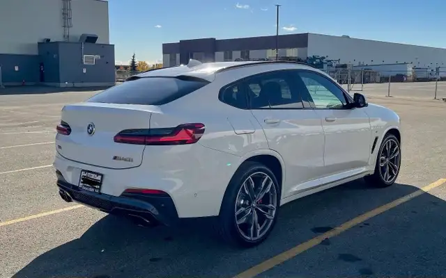 2021 BMW x4 M40i (32K kilometers) - Photo 2