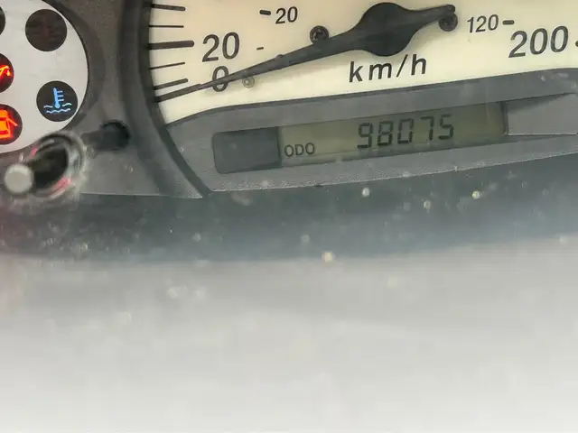 2000 Toyota Echo Sedan - Photo 4